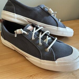 SPERRY Pier Wave Lace to Toe Retro Cap Sneaker